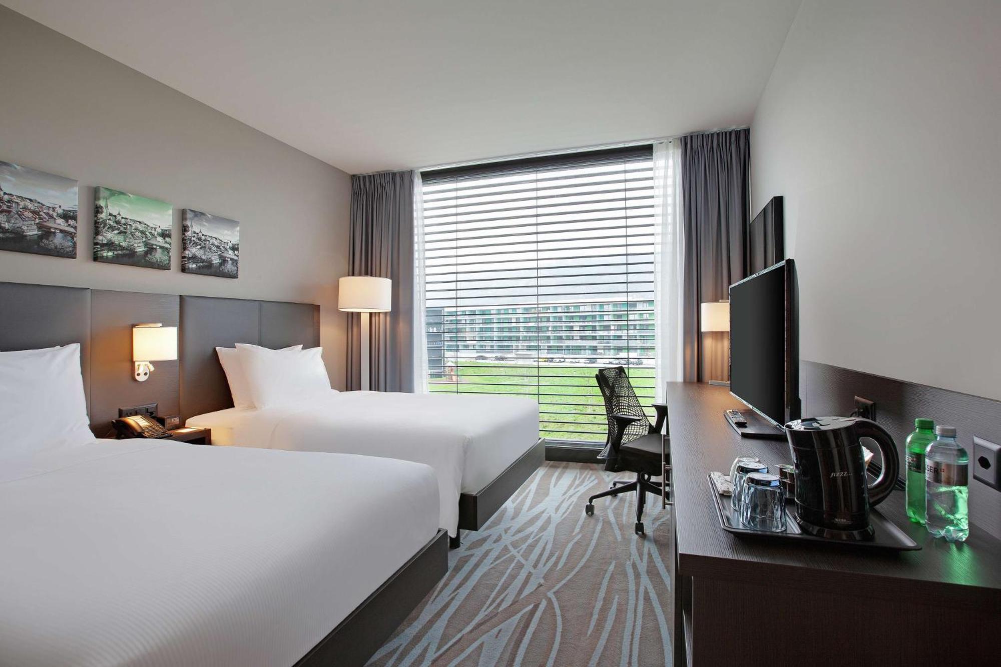 Hilton Garden Inn Zurich Limmattal Spreitenbach Exterior foto